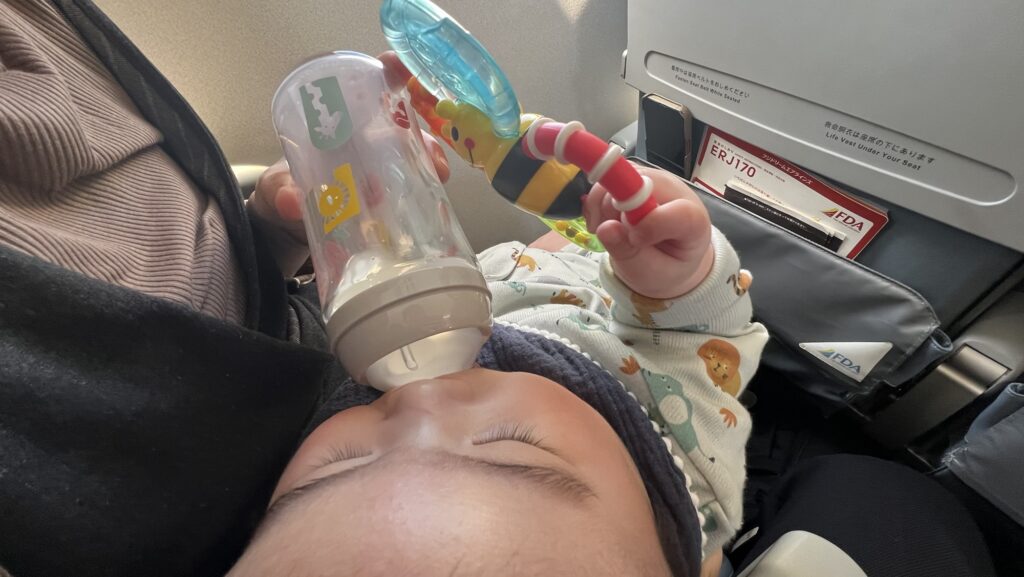 5ヶ月飛行機デビュー