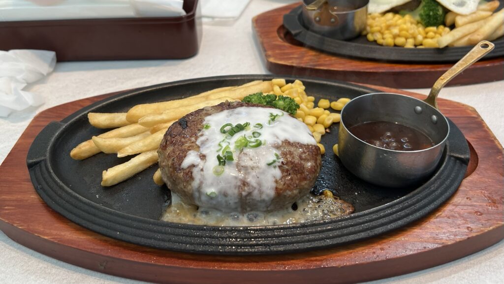 ロイヤルホスト 中部国際空港
